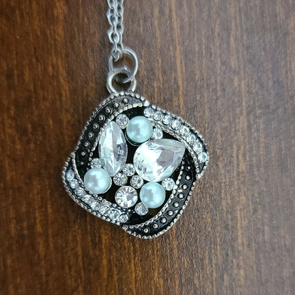 Paparazzi Necklace: Speaking Of Timeless Set - Picture 2 of 3